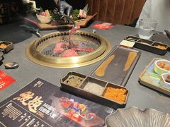 -铭牛烧肉·和牛海鲜自助(高新月牙湖店)