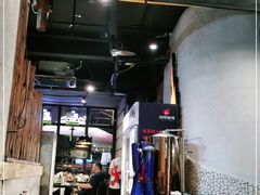 -何师烧烤·香辣蟹·川菜·30年老品牌(太古里旗舰店)