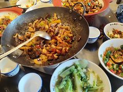-富正毅三下锅·湘西韵味(天门山索道店)