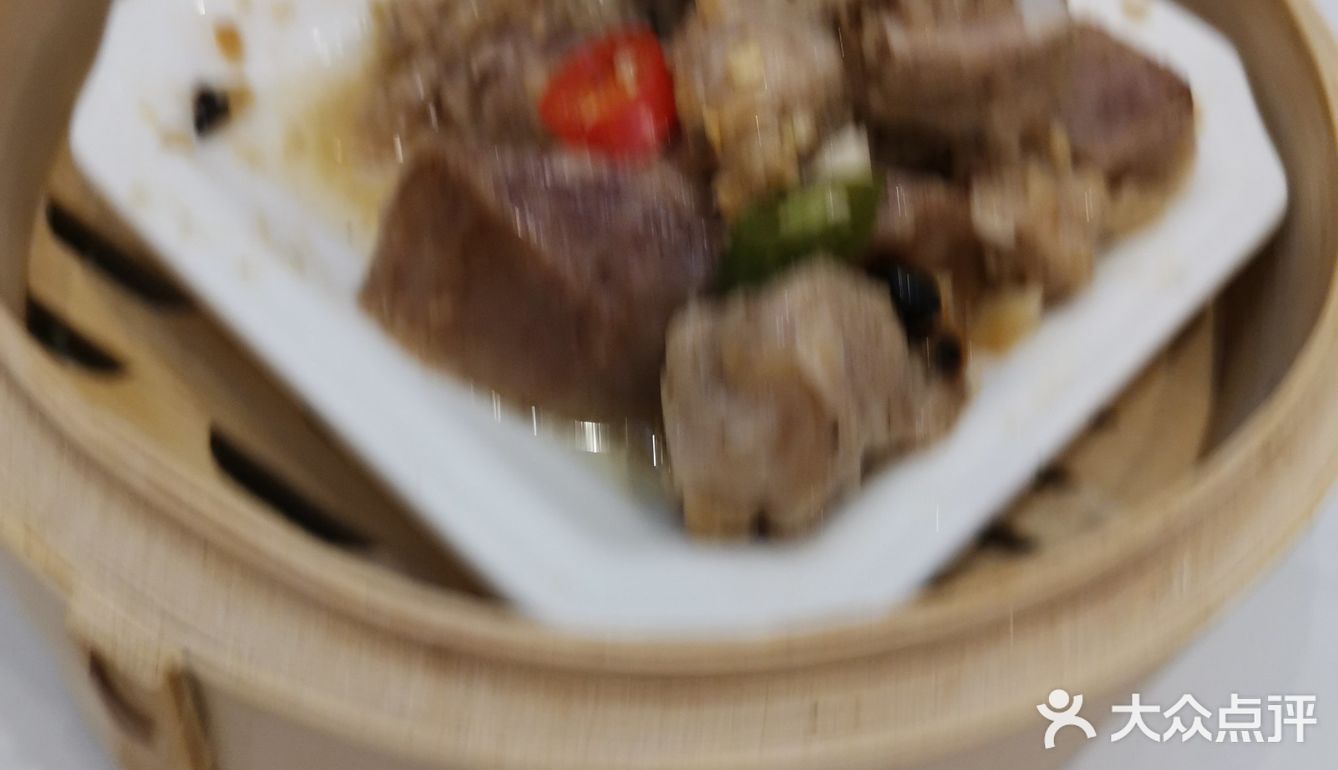 周日去的时候还要拿号等位，比较旺场