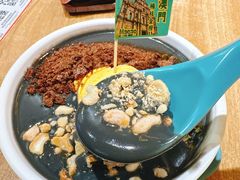芒果冰淇淋双拼黑芝麻糊-杨枝金捞甜品(氹仔泉澧店)