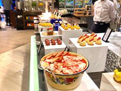 -广州万富希尔顿酒店·感趣自助餐厅·金秋蟹宴生蚝海鲜刺身