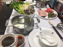 -红鼎豆捞·非遗鲍皇汤火锅(宝丰路店)