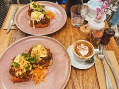 -FLOVIE FLORIST CAFE