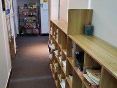 -两知·自习室(三峡广场总店)