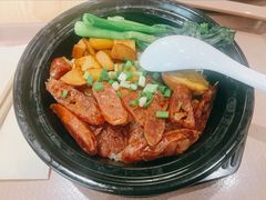 广式腊肠煲仔饭-北大家园食堂