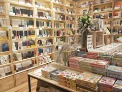 -猫的天空之城概念书店(印象城购物中心店)