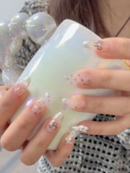 -芊屿芊浔美甲