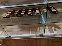 面包甜点陈列柜-三和屋日式海鲜锅料理(启航大厦店)