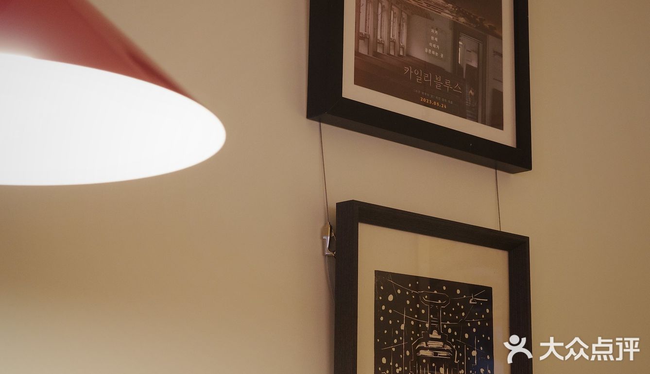 雨天里穿过漫画里行驶而来的蒸汽列车🚂咖啡屋