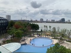 -上海滴水湖皇冠假日酒店