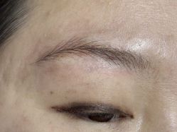 -一个差评成就的纹眉店