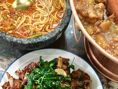 小锅米线-浩海火燒雲傣家菜(静安芮欧店)