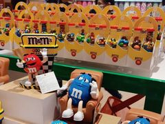 -m豆巧克力世界(上海世茂广场店)