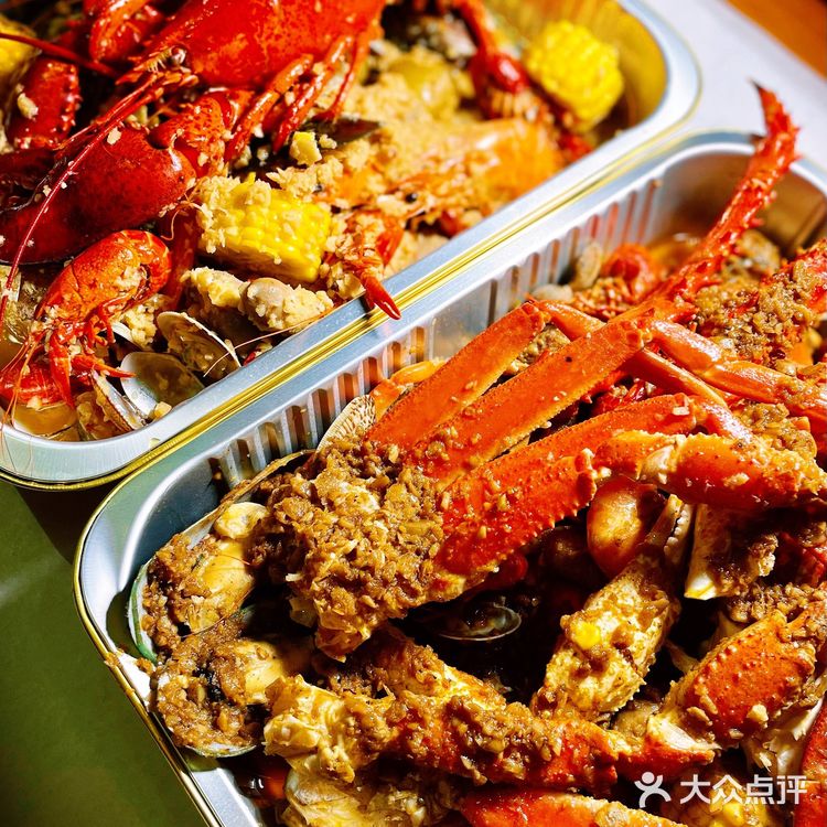 朋友聚餐首选地🦞鲜活波龙太豪横啦‼️
