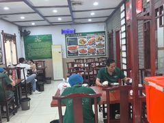 -湖南人家湘菜馆(镇江路店)