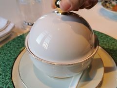 养肝草雪莲籽炖鲍鱼汤-三号黄浦会Canton Table