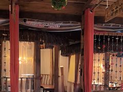 -老牌坊云南鱼豆花火锅(爱建店)