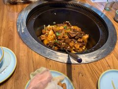 -山河屯铁锅炖·非遗东北菜(南山店)