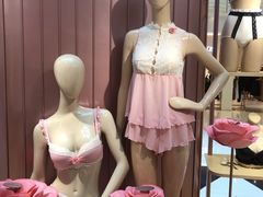 -Embry Form(上海久光中心店)