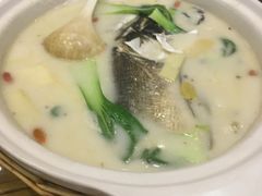 -泉畔人家·老济南经典鲁菜(大明湖店)