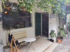 -彳亍咖啡·这里(水湾路店)