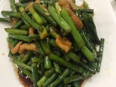 肉丝炒蒜苗-东四民芳餐厅(世茂工三店)