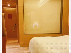 -广州花都皇冠假日酒店