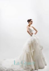 点击看大图 iphone_upload_pic-LA GRACE高端婚纱礼服定制馆