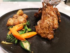 法式小羊排配土豆泥-艾米茉亲子餐厅(万象城店)