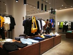 -URBAN REVIVO(西安Momopark店)