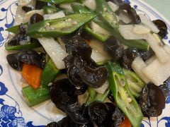 木耳山药炒秋葵-宝发园名菜馆