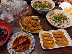 -爆炸头阿姨小四川正宗川味小吃(无任何分店)