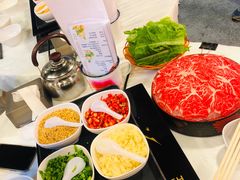 -鲜入围煮花胶鸡海鲜火锅