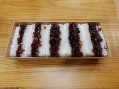 蔓越莓红豆切糕-米阿糯糕团•酒酿•甜品(莫愁店)