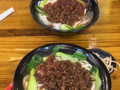 -丽虹云南过桥米线(兴工街店)