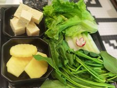 -一席地·本地鸡窝·杭帮鸡火锅(萧山银隆百货店)