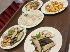-天宜隆蘑菇宴火锅(石景山旗舰店)