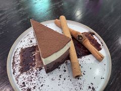 -Chom Cafe and Restaurant