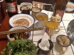 -强盅盅重庆市井火锅店(中央大街店)