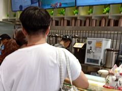 -CoCo都可(湖滨银泰店B区店)