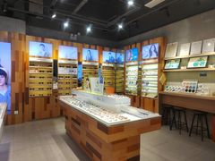 -LOOK眼镜·蔡司依视路配镜(宝山万达店)