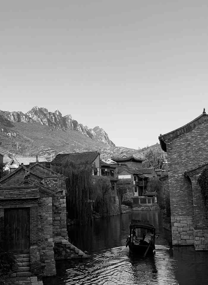 水妞儿-"从山顶教堂一路爬上又走下,累成狗98的节."-大众点评移动版