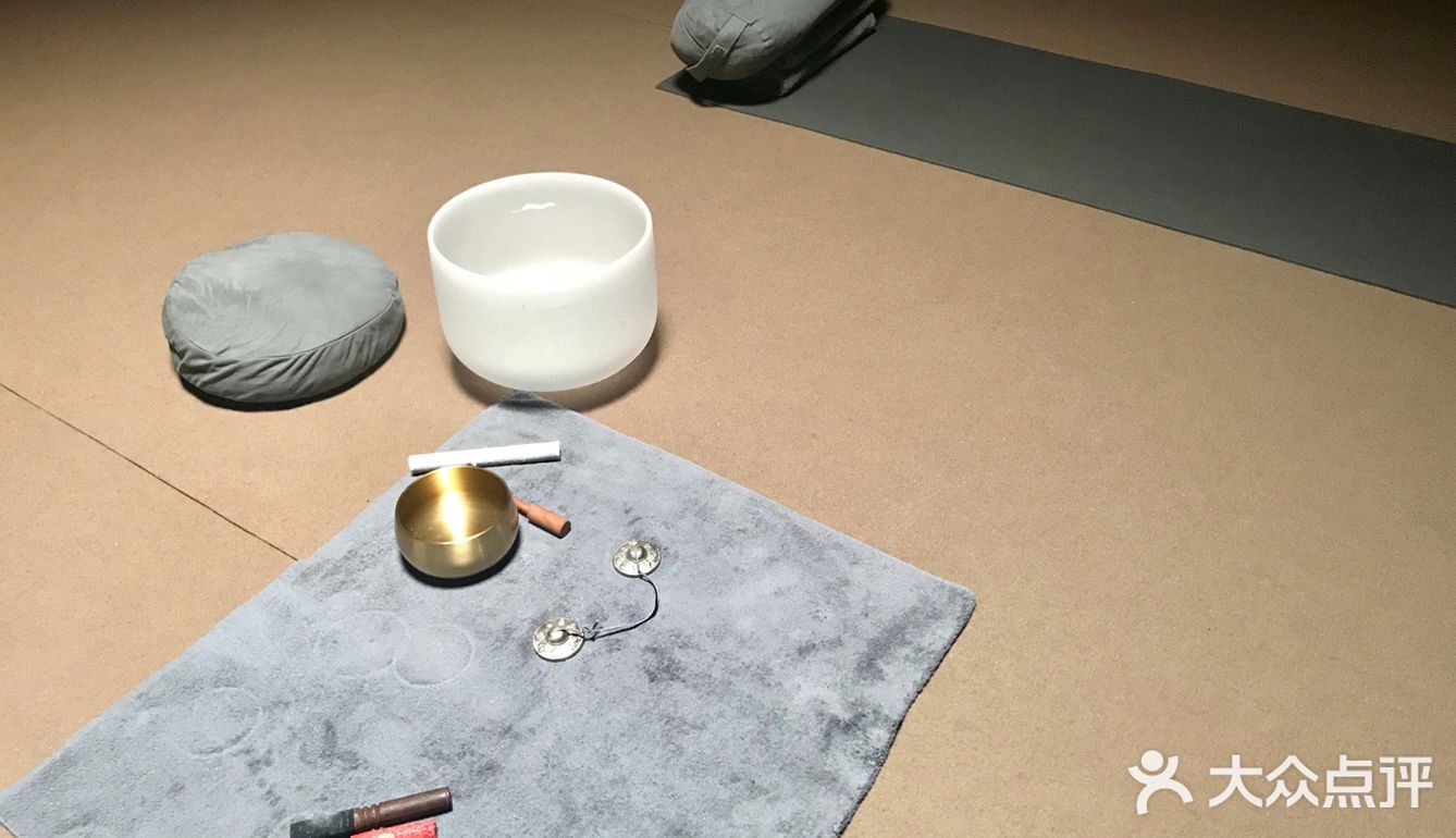 实现自我成长。在这片大面积的临水土地上