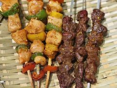 -山野的朋友露营炭火烤肉