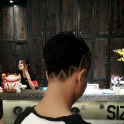 -侨治发型