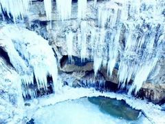 -大平台龙居瀑布旅游区