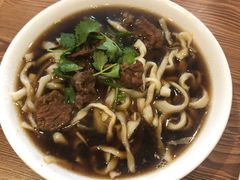 牛肉面-清真吴记门钉肉饼·喜多利
