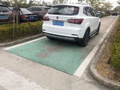 -奕欧来上海购物村停车场