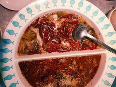 酸菜鱼牛肉牛杂-姚姚酸菜鱼·金戈戈香港豉油鸡(喜荟城联名店)